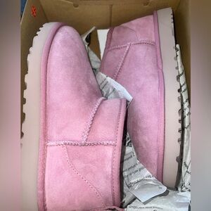 Uggs classic ultra mini women size 8